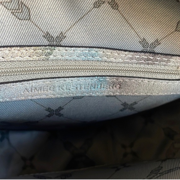 Aimee Kestenberg Canteen Style Leather Crossbody Bag - Picture 9 of 11